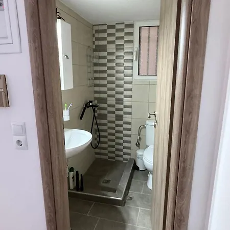 アパート Loutraki Apartment