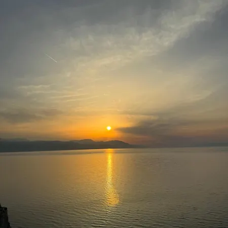 Loutraki Apartment *