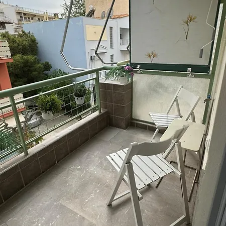 アパート Loutraki Apartment ルートラキ